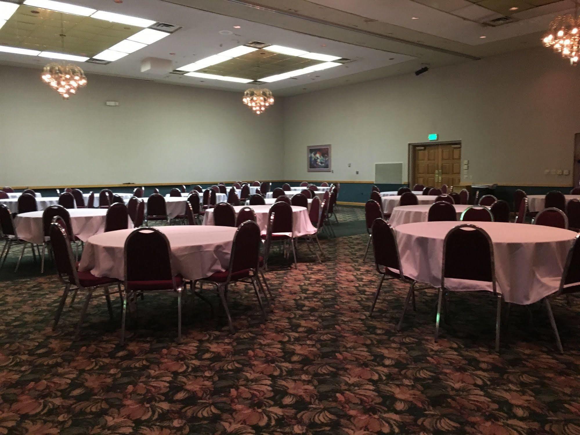 Rodeway Inn Conference Center Крофърдсвил Екстериор снимка