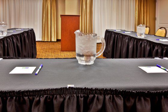 Rodeway Inn Conference Center Крофърдсвил Бизнес снимка