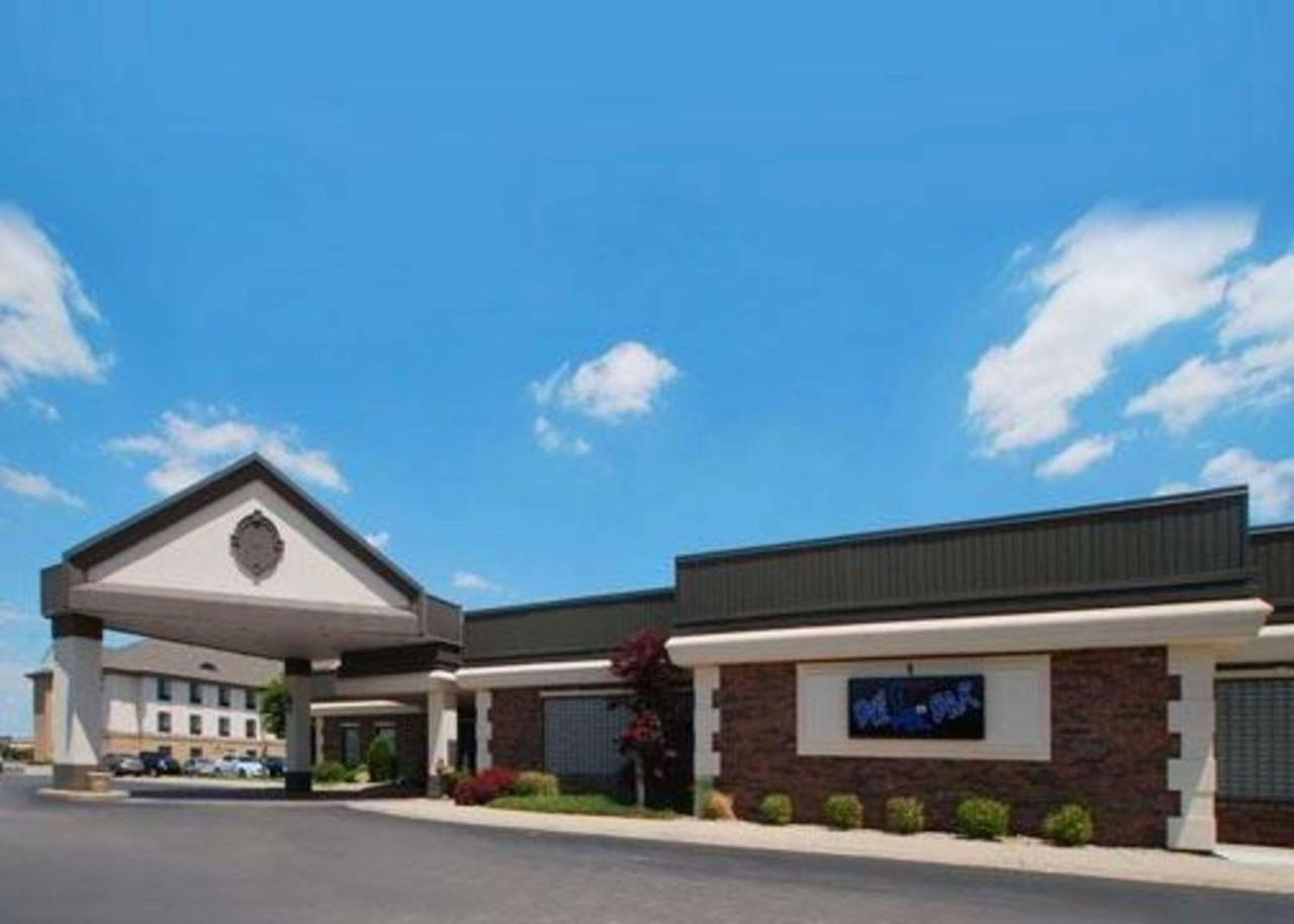 Rodeway Inn Conference Center Крофърдсвил Екстериор снимка