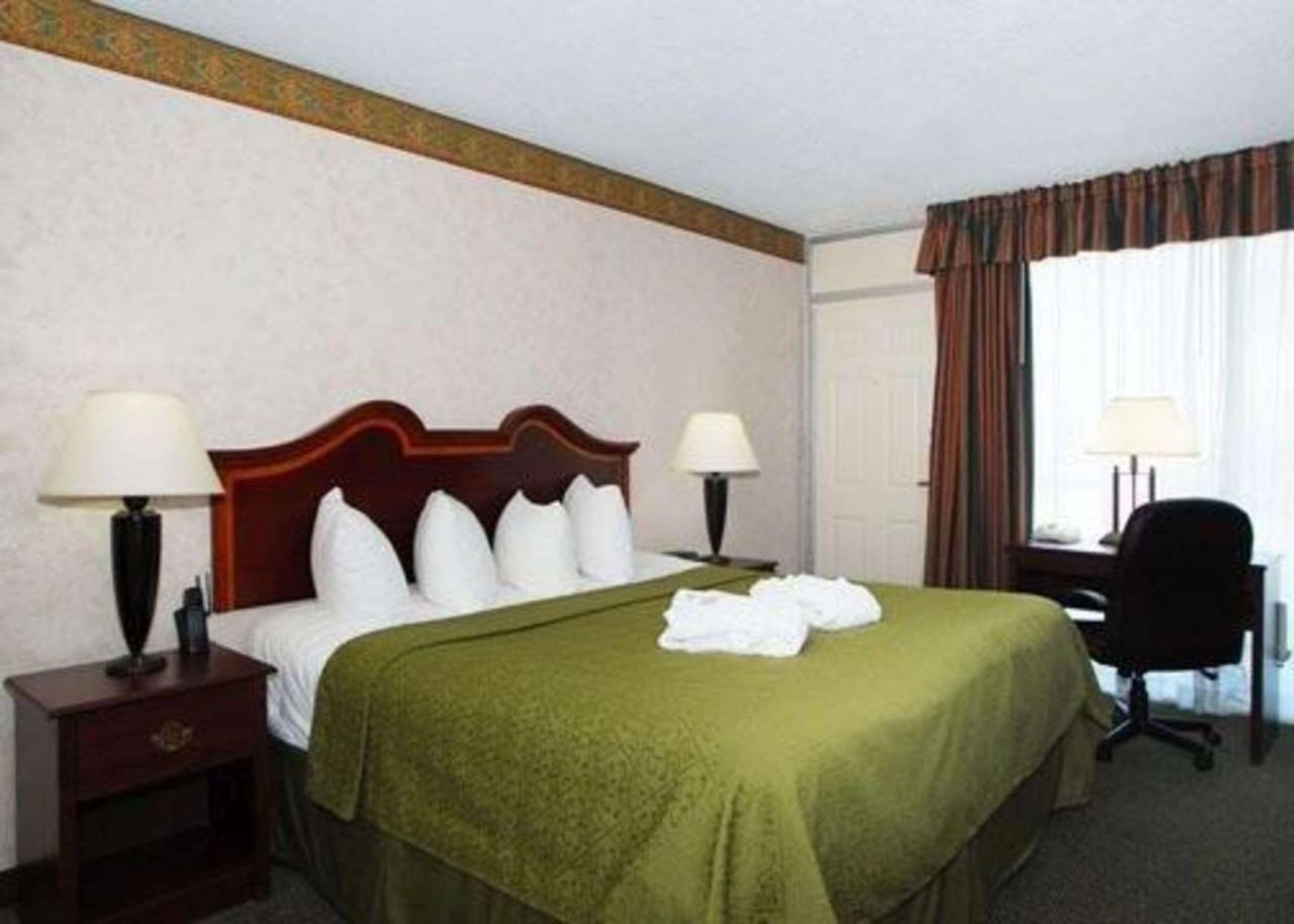 Rodeway Inn Conference Center Крофърдсвил Екстериор снимка